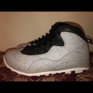 Retro 10 “ Light Smoke “